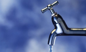 قابس: استياء من الانقطاع المتكرر لمياه الشرب في ظلّ تواصل استنزاف المجمع الكيميائي للموارد المائية الجوفية