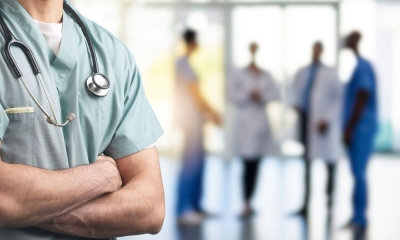 الأطباء والصيادلة وأطباء الأسنان الاستشفائيين الجامعيين يُقرِّرون الاستقالة الجماعيّة
