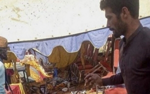 مقتل 5 على الأقل وإصابة العشرات إثر انفجار قنبلة في تجمع سياسي في باكستان