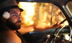 عزيز باي "نديم" نقلة فارقة بين الشخص والشخصية
