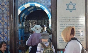 معبد الغريبة يفتح أبوابه من جديد