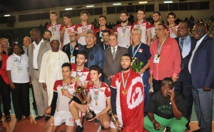 الكرة الطائرة:  منتخب الأواسط بطل إفريقيا عن جدارة.. جيل المستقبل لـ«الطائرة» التونسية
