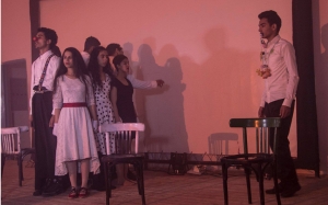 مسرحية «العشاء الأخير» لحسام الزريبي:  الحالمون على الأرض لا يمكن ترويضهم أبدا