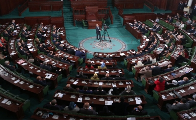 البرلمان يصادق على مشروع قرار التدابير الاستثنائية: جلسة التصويت على منح الثقة للتحوير الوزاري والقوانين الخلافية خارج دائرة الاجراءات الاستثنائية