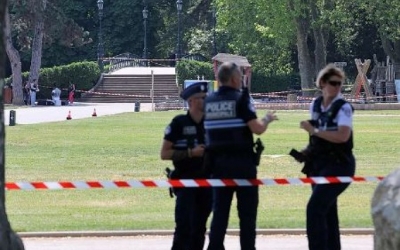 مدعية فرنسية: وضع المشتبه به في هجوم بسكين في أنسي قيد الاحتجاز