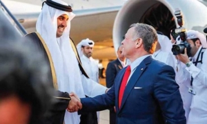 أمير قطر يصل الأردن بأول زيارة منذ عدوان &quot;إسرائيل&quot; على بلاده