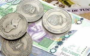 منذ بداية السنة الى 13 جوان الجاري:  نزول الدينار 4.6 % مقابل الدولار و13.4 % مقابل الأورو