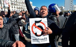 الاحتجاجات ضد العهدة الخامسة للرئيس عبد العزيز بوتفليقة:  الجزائر بين تحدي الاستقرار والمطالبة بالتغيير