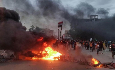 آلاف المحتجين في العراق مع ارتفاع حصيلة قتلى التظاهرات: مساع حكومية لامتصاص غضب الشارع وحماية انتخابات 6 جوان المُقبل