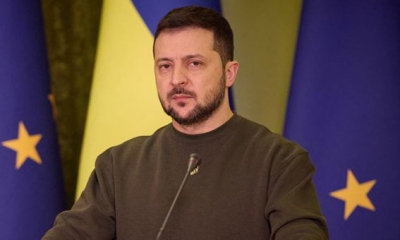 الرئيس الأوكراني يجرد سياسيين سابقين من جنسيتهم
