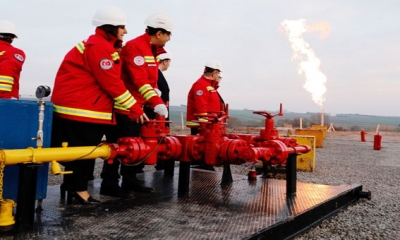 تركيا تخفض سعر الغاز الطبيعي للمستخدمين الصناعيين