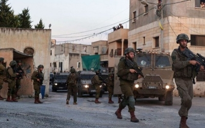 جيش الاحتلال الإسرائيلي يعتقل 19 فلسطينيا بالضفة الغربية