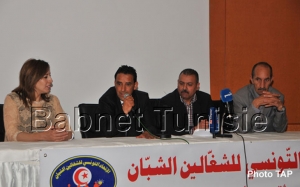 الاتحاد التونسي للشغالين الشبان:  مطالبة الحكومة بإلزام المؤسسات بانتداب المنتفعين بـ «عقد الكرامة» بعد انتهاء السنتين