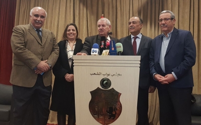 الجبهة البرلمانية الوسطية التقدمية: هل تصمد أمام الضغوط الداخلية ؟؟