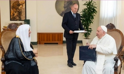 بابا الفاتيكان وأمين عام رابطة العالم الإسلامي يبحثان "نبذ الكراهية والعنصرية"