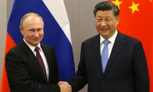 بوتين يعلن انه سيزور الصين الشهر المقبل بدعوة من شي جينبينغ