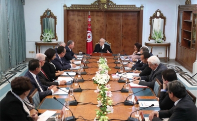 وثيقة قرطاج 2 تضمّ 4 محاور: اقتصادي واجتماعي وسياسي والإصلاح الإداري:  لجنة الخبراء تضبط حوالي 15 إجراءا لمكافحة التجارة الموازية في انتظار ملاحظات رئاسة الجمهورية