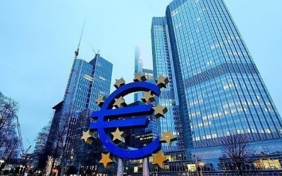 التضخم في منطقة اليورو يتباطأ مقترباً من مستهدف الـ2%