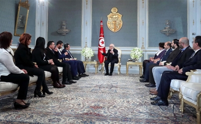 رئيس الجمهورية في لقائه بنقابة الصحفيين: «لا سبيل للعودة إلى المربع الأول..ولن نقبل بأي تجاوز وألتزم بالدفع من أجل تنفيذ الإجراءات الاجتماعية..»