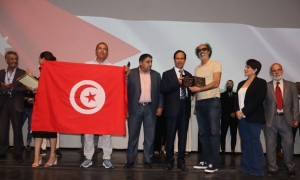 مسرحية &quot;على وجه الخطأ&quot;