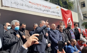 أزمة الخطوط التونسية تفتح باب إشكالية بقية المؤسسات العمومية :  اتفاق لرفع العقل التوقيفية على حسابات شركات مجمع الخطوط التونسية