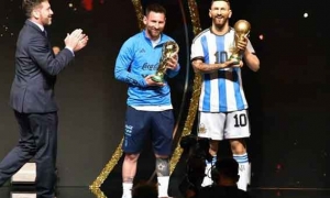إلى جوار مارادونا وبيليه.. وضع تمثال ميسي في متحف &quot;كونميبول&quot;