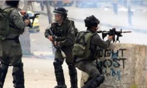 إصابة فلسطيني برصاص الجيش الإسرائيلي وسط الضفة الغربية