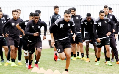 النادي الصفاقسي:  تربّص في الدار البيضاء واليوم السفر إلى وجدة