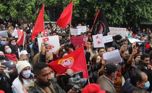 في عشرية الثورة وتواتر الأزمات : تونس بين تناقضات دولة الواقع ودولة القانون 