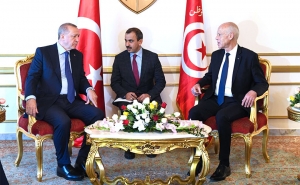 الرئيس أردوغان في زيارة غير معلنة الى تونس: أي دور لتونس في وقف الحرب الوشيكة في ليبيا ؟