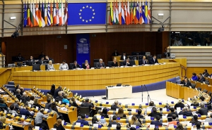 442 برلمانيا أوروبيا يطالبون باتخاذ إجراءات لوقف الاستيطان الإسرائيلي: رغم خيبة التطبيع العربي ...الفلسطينيون يكسبون جولة جديدة في مواجهة الاحتلال 