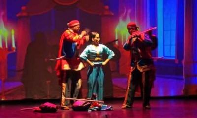 مسرحية "اثر الفراشة" لعاطف الحمداني: للطفل نصيبه من الحلم والمسرح رسالة للثقافة والتربية