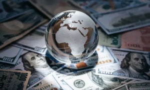       الديون العالمية تحطم رقماً قياسياً جديداً  حين يُصبح الدين سلاحا وتمارس لعبة الكبار على رقعة الدول الناشئة..