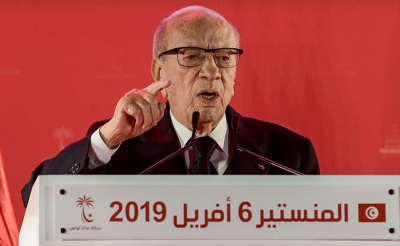 في مؤتمر نداء تونس: رئيس الجمهورية يطالب برفع التجميد  عن الشاهد ولـم الشمل∙∙∙