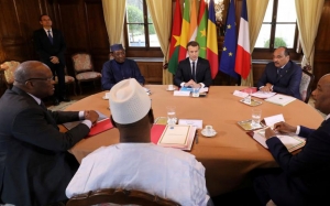 قمة دول الساحل الإفريقي في باريس:  فرنسا تجمع الدول الداعمة لمقاومة الإرهاب