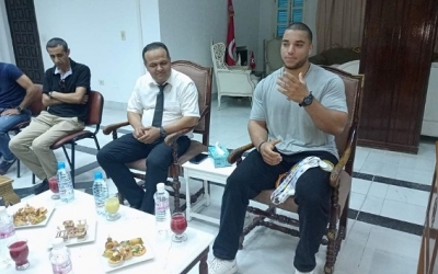 تكريم الرياضي فارس السبوعي بطل العالم للحمل بالقوة