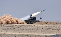 سوريا تقول إنها تصدت لهجوم صاروخي إسرائيلي وحطام صاروخ يسقط في إسرائيل