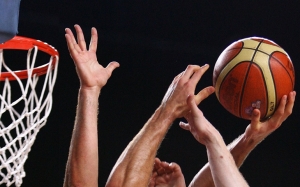 كرة السلة:  4 فرق تضمن صعودها إلى «البلاي أوف»... و4 أخرى من أجل بطاقتين