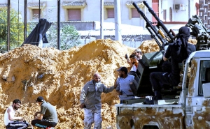 فيما تتصاعد المواجهات على تخوم طرابلس:  فرنسا تحذر من تكرار سيناريو سوريا في ليبيا 