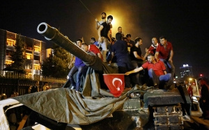عشية إحياء الذكرى الأولى للمحاولة الانقلابية الفاشلة في تركيا:  متغيرات المشهد السياسي الداخلي وجهود التموقع الإقليمي والدولي