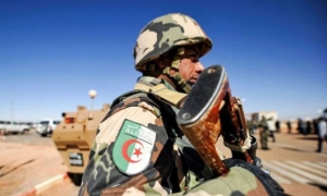 الدفاع الجزائرية: إرهابيان يسلمان نفسيهما للسلطات العسكرية جنوب البلاد
