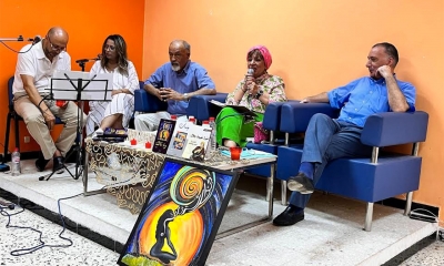 في اتحاد الكتاب التونسيين  احتفاء بالشاعرة منية جلال وكتابها "رئة ثالثة " للإبحار في تعقيدات التجربة الإنسانية