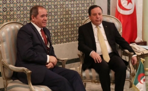 في أول زيارة لوزير الخارجية الجزائري منذ تسلمه لمهامه:  تأكيد على متانة العلاقات التونسية الجزائرية ونداء مشترك حول ليبيا
