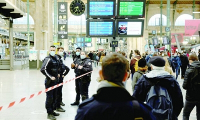 مسلح يصيب عددا من المارة بسكين في محطة قطارات بباريس