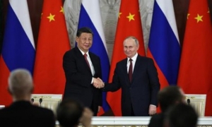 الرئيس الصيني شي جينبيغ يغادر موسكو بعد القمة مع بوتين