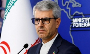 طهران: لدينا اتصالات مع واشنطن وعليها إظهار التزامها بالدبلوماسية