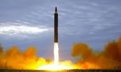 كوريا الشمالية تطلق صاروخا بعيد المدى