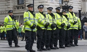 شرطة لندن تتمرد.. عشرات الضباط يرفضون حمل السلاح