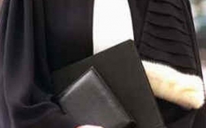 رئيس الفرع الجهوي للمحامين بقفصة لـ«المغرب»: « قاضي التحقيق المتعهد بملف الاعتداء على محامين جريء وإمكانية إصدار بطاقات جلب ضد المعتدين واردة»