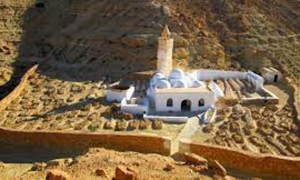أهالي تطاوين يستغيثون: الموقع الأثري «مسجد الرقود السبعة» في خطر !